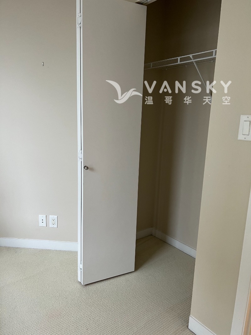 250203110057_Second bedroom closet.jpg